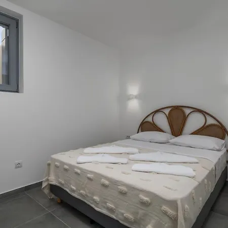Luna Blanca Apartman Adámasz